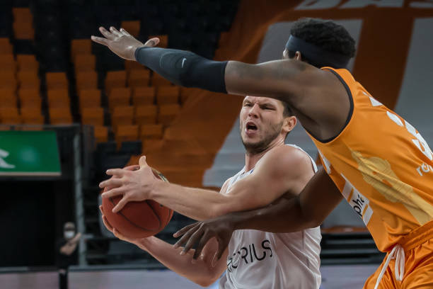 效力于印尼 效力于印尼