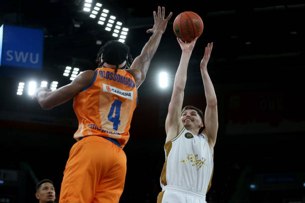 逆转胜利中 逆转胜利中